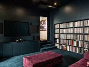 7064 La Presa Drive, Los Angeles CA 90068