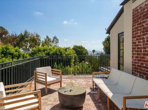 7064 La Presa Drive, Los Angeles CA 90068