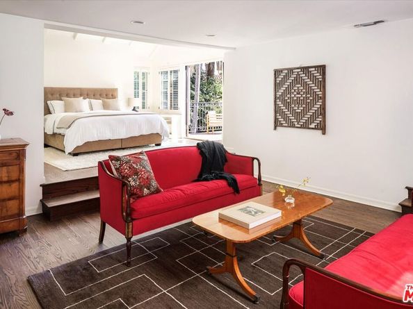 7064 La Presa Drive, Los Angeles CA 90068