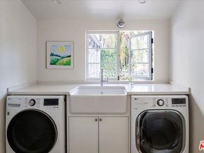 7064 La Presa Drive, Los Angeles CA 90068