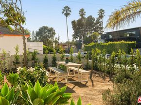 818 Palms Boulevard, Venice CA 90291