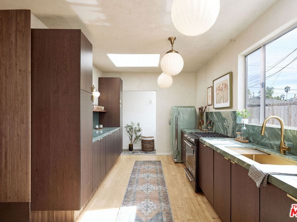 818 Palms Boulevard, Venice CA 90291