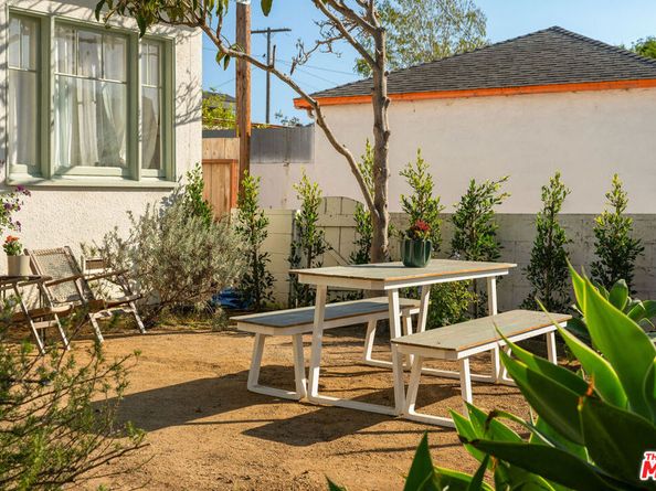 818 Palms Boulevard, Venice CA 90291