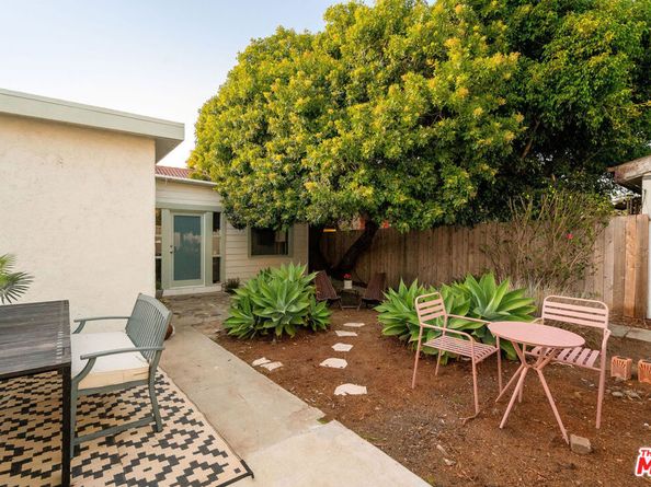 818 Palms Boulevard, Venice CA 90291