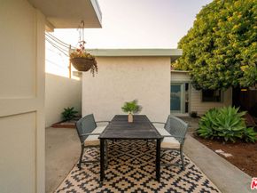818 Palms Boulevard, Venice CA 90291