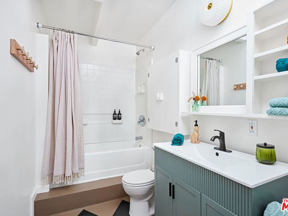 818 Palms Boulevard, Venice CA 90291