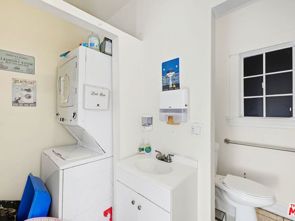 522 W Vernon Avenue, Los Angeles CA 90037