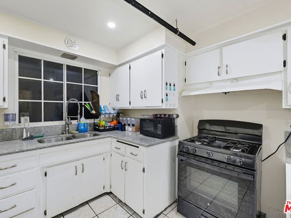 522 W Vernon Avenue, Los Angeles CA 90037