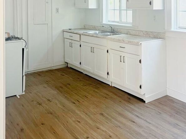 522 W Vernon Avenue, Los Angeles CA 90037