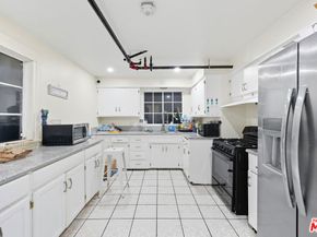 522 W Vernon Avenue, Los Angeles CA 90037