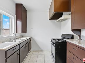 522 W Vernon Avenue, Los Angeles CA 90037