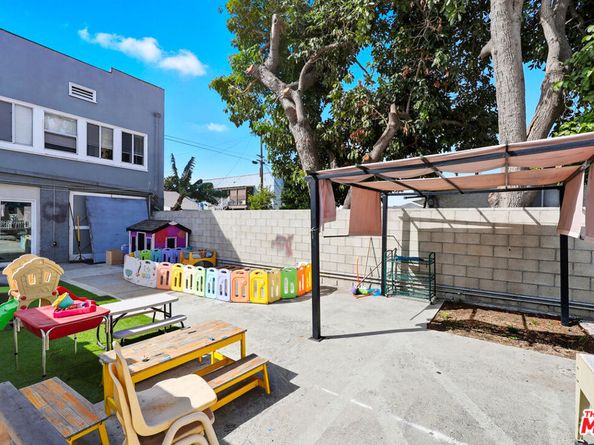 522 W Vernon Avenue, Los Angeles CA 90037