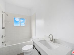 522 W Vernon Avenue, Los Angeles CA 90037