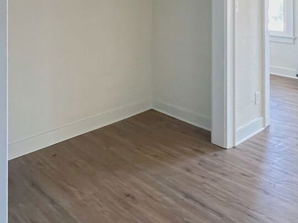 522 W Vernon Avenue, Los Angeles CA 90037