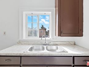 522 W Vernon Avenue, Los Angeles CA 90037