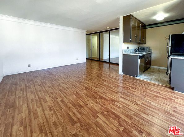 360 S Kenmore Avenue 209, Los Angeles CA 90020