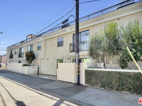 10455 Magnolia Boulevard, North Hollywood CA 91601