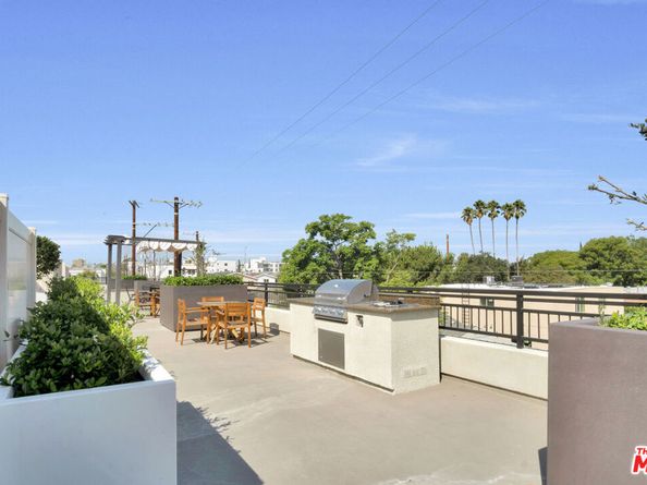 10455 Magnolia Boulevard, North Hollywood CA 91601