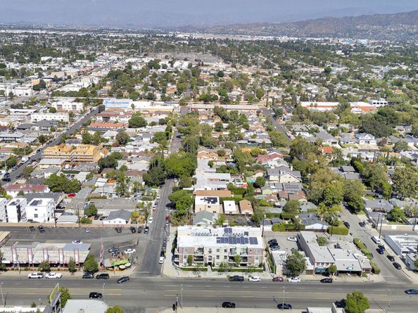 10455 Magnolia Boulevard, North Hollywood CA 91601