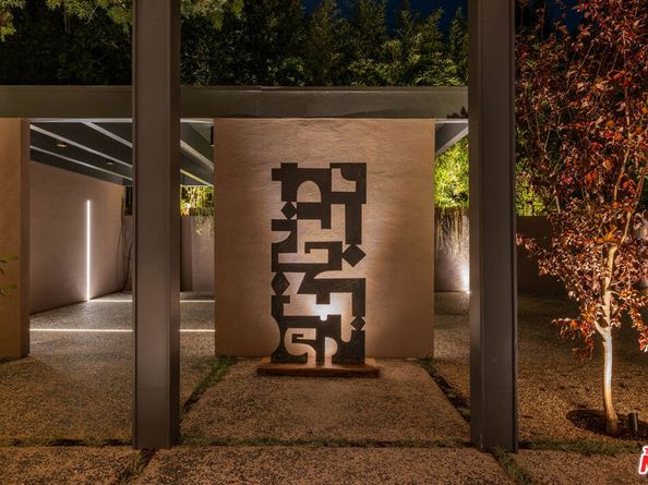 9210 Cordell Drive, Los Angeles CA 90069