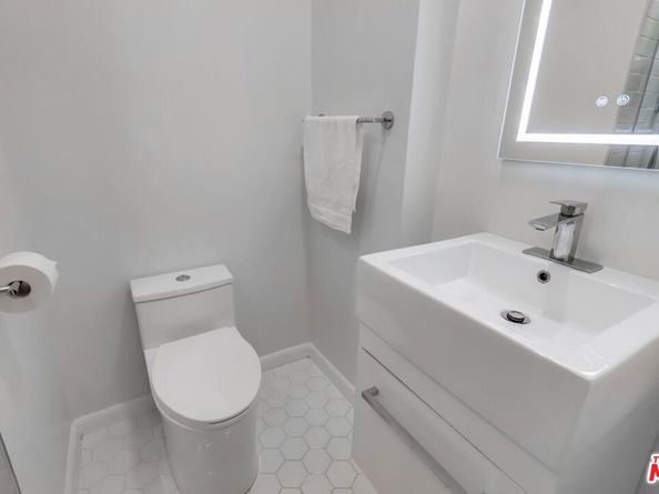1275 Havenhurst Drive 4, West Hollywood CA 90046