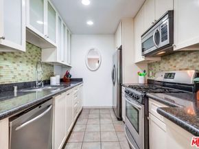1275 Havenhurst Drive 4, West Hollywood CA 90046