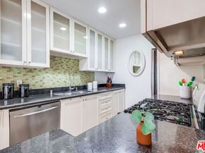 1275 Havenhurst Drive 4, West Hollywood CA 90046