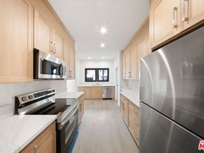 1005 N Genesee Avenue, West Hollywood CA 90046