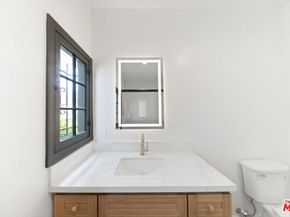 1005 N Genesee Avenue, West Hollywood CA 90046