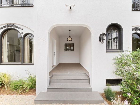 1005 N Genesee Avenue, West Hollywood CA 90046