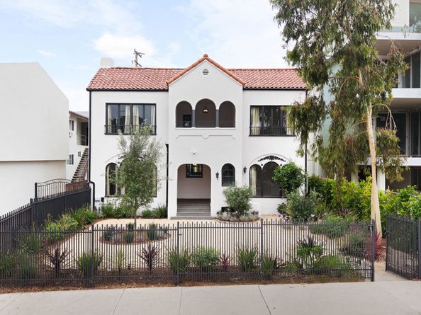 1005 N Genesee Avenue, West Hollywood CA 90046