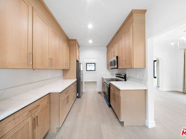 1005 N Genesee Avenue, West Hollywood CA 90046