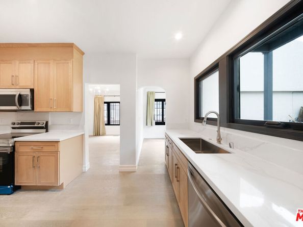 1005 N Genesee Avenue, West Hollywood CA 90046