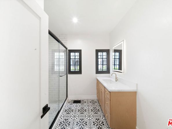 1005 N Genesee Avenue, West Hollywood CA 90046