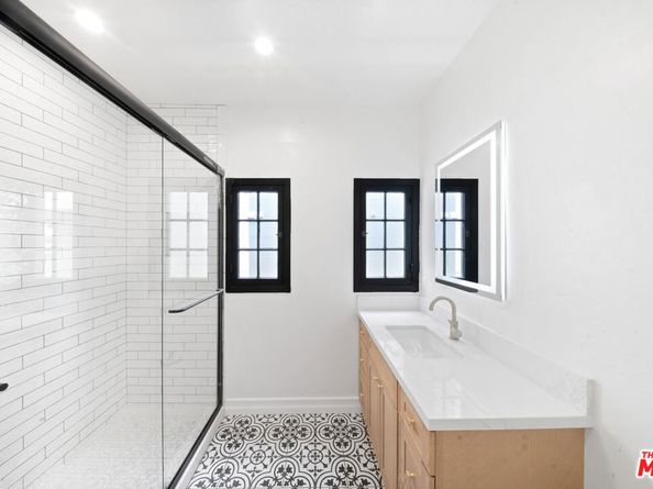 1005 N Genesee Avenue, West Hollywood CA 90046