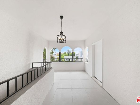 1005 N Genesee Avenue, West Hollywood CA 90046