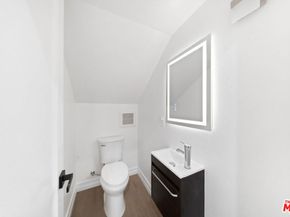 1005 N Genesee Avenue, West Hollywood CA 90046