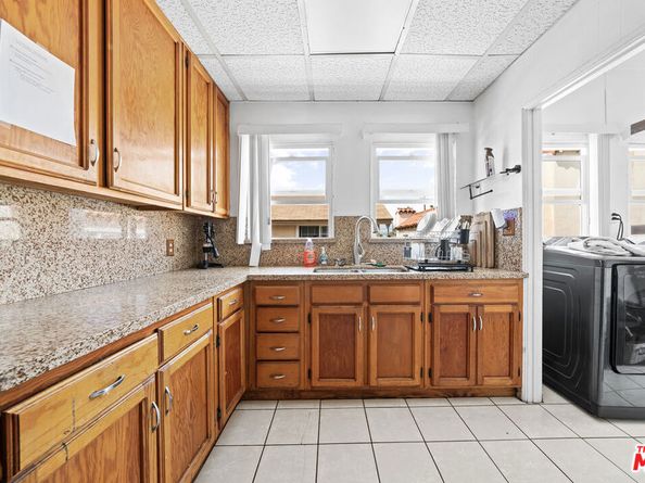 5173 Pickford Street, Los Angeles CA 90019