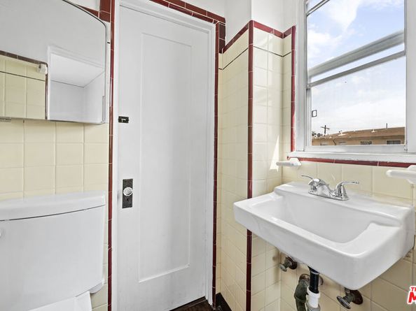 5173 Pickford Street, Los Angeles CA 90019