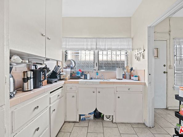 5173 Pickford Street, Los Angeles CA 90019