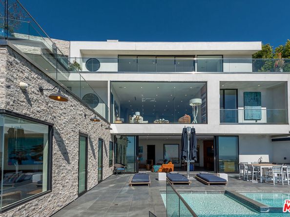 8800 Appian Way, Los Angeles CA 90046