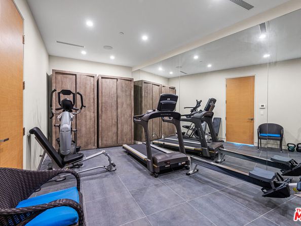 8800 Appian Way, Los Angeles CA 90046