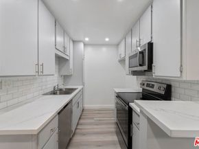 110 E Hillcrest Boulevard 115, Inglewood CA 90301