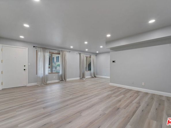 110 E Hillcrest Boulevard 115, Inglewood CA 90301