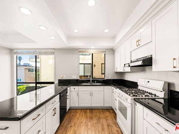 4454 Ventura Canyon Avenue 103, Sherman Oaks CA 91423