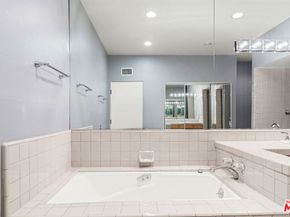 4454 Ventura Canyon Avenue 103, Sherman Oaks CA 91423