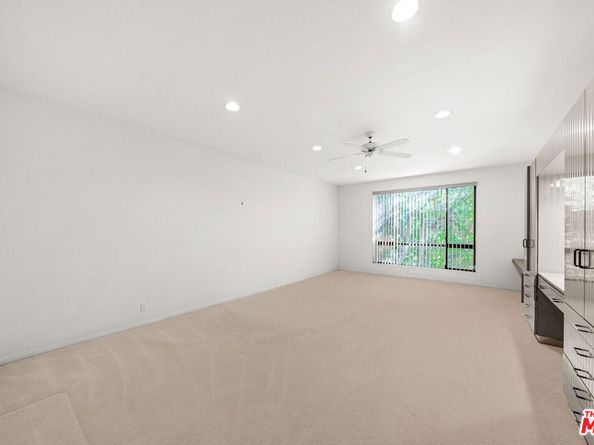 4454 Ventura Canyon Avenue 103, Sherman Oaks CA 91423