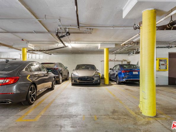 4454 Ventura Canyon Avenue 103, Sherman Oaks CA 91423