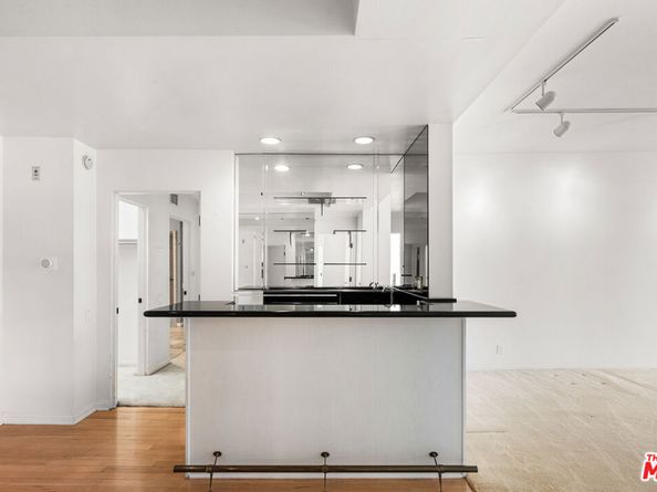 4454 Ventura Canyon Avenue 103, Sherman Oaks CA 91423