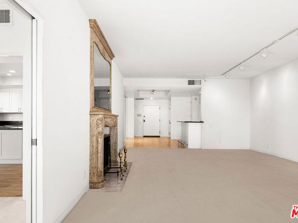 4454 Ventura Canyon Avenue 103, Sherman Oaks CA 91423